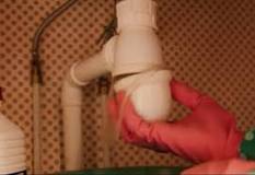 déboucher évier siphon