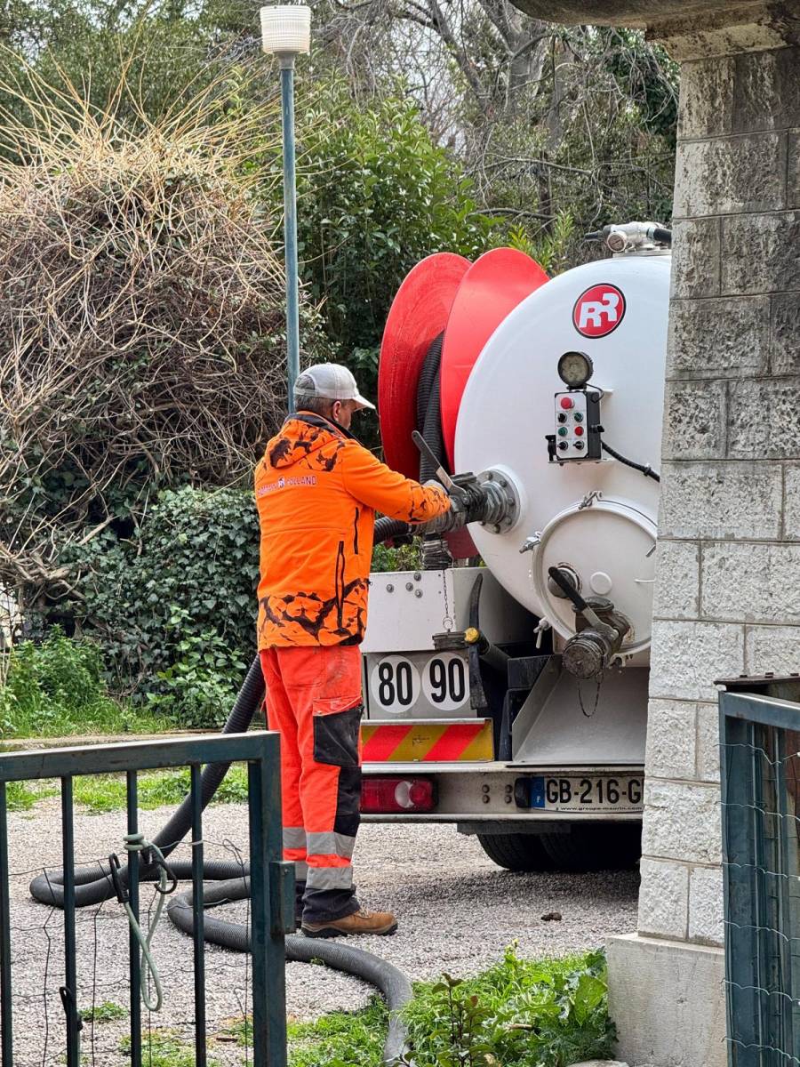 urgence canalisation bouchee