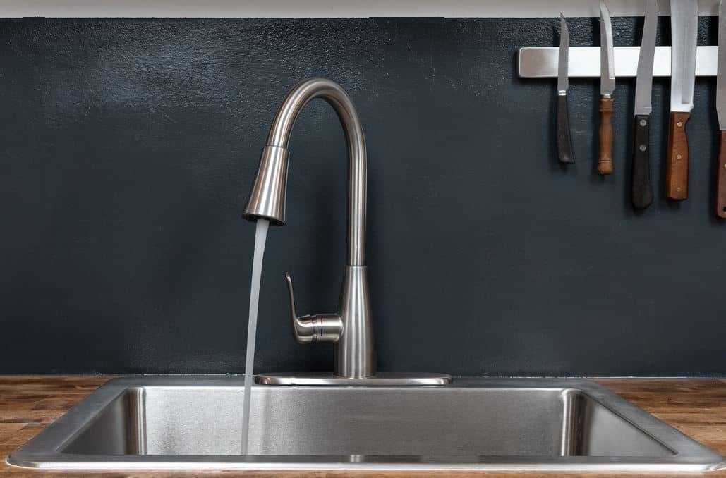 déboucher les éviers naturellement