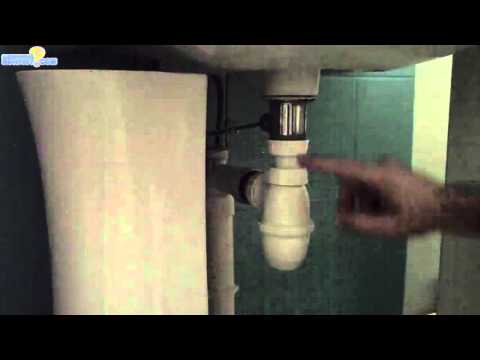 déboucher un lavabo de salle de bain